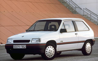 Corsa A (Φέισλιφτ 1990) 1990-1993
